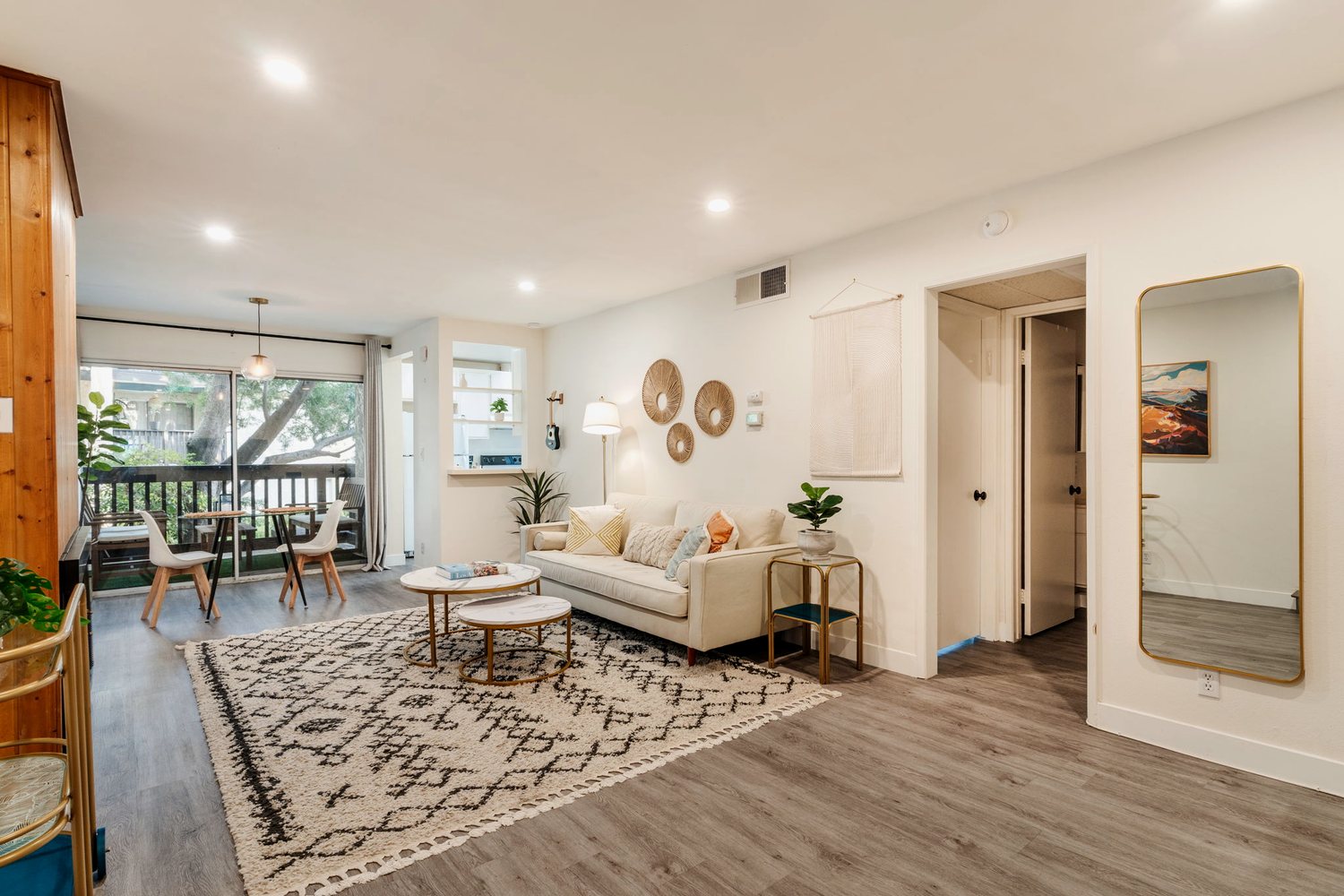 11108 Summertime Ln. in Culver City sold by LA Creative Realty