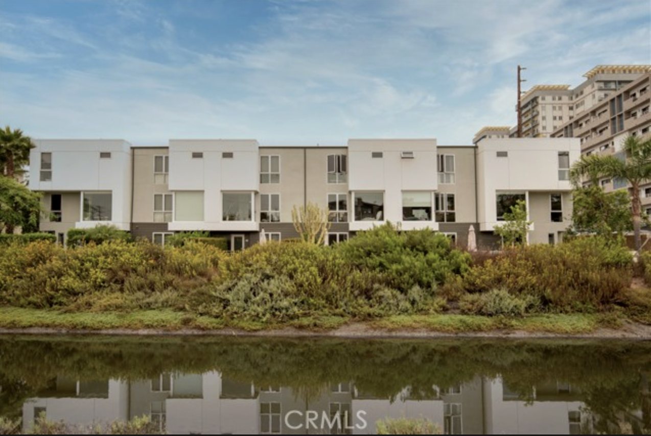 310 Washington Blvd. in Venice represented by LA Creative Realty