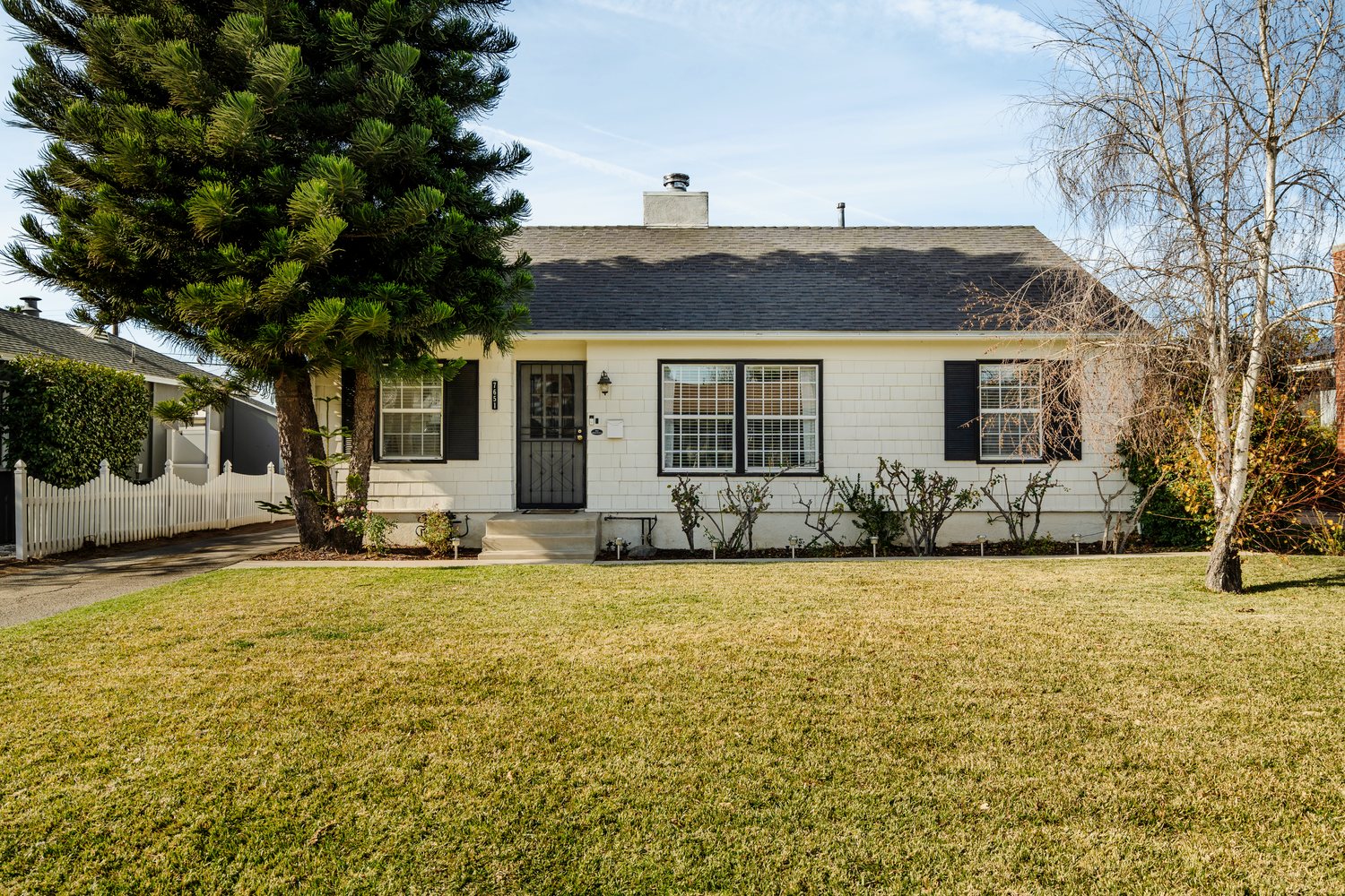 7651 Oak Park Ave. in Lake Balboa sold by LA Creative Realty